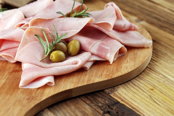 Sodium nitrate preserves processed meats such as salami, ham, hot dogs and other deli meats to prevent quick spoiling.